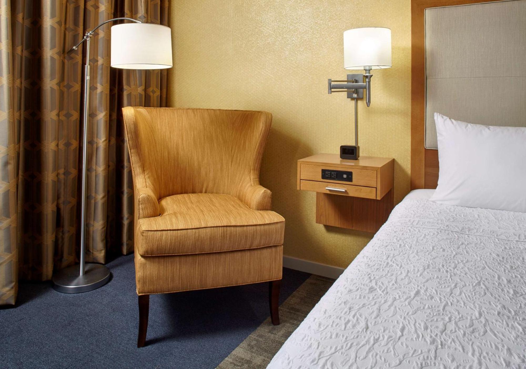 Hotel Hampton Inn & Suites Pittsburgh Airport South/Settlers Ridge 3*